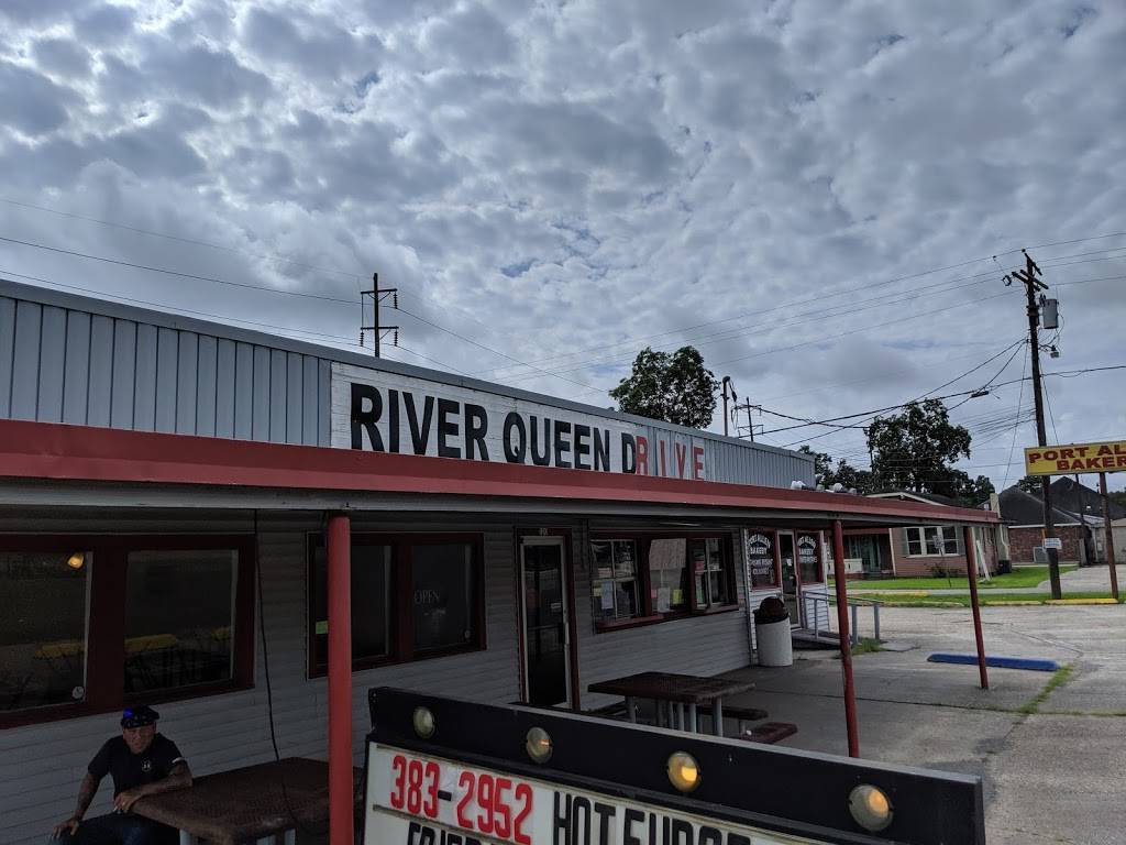 River Queen Drive Inn | restaurant | 120 S Alexander Ave, Port Allen, LA 70767, USA | 2253832952 OR +1 225-383-2952