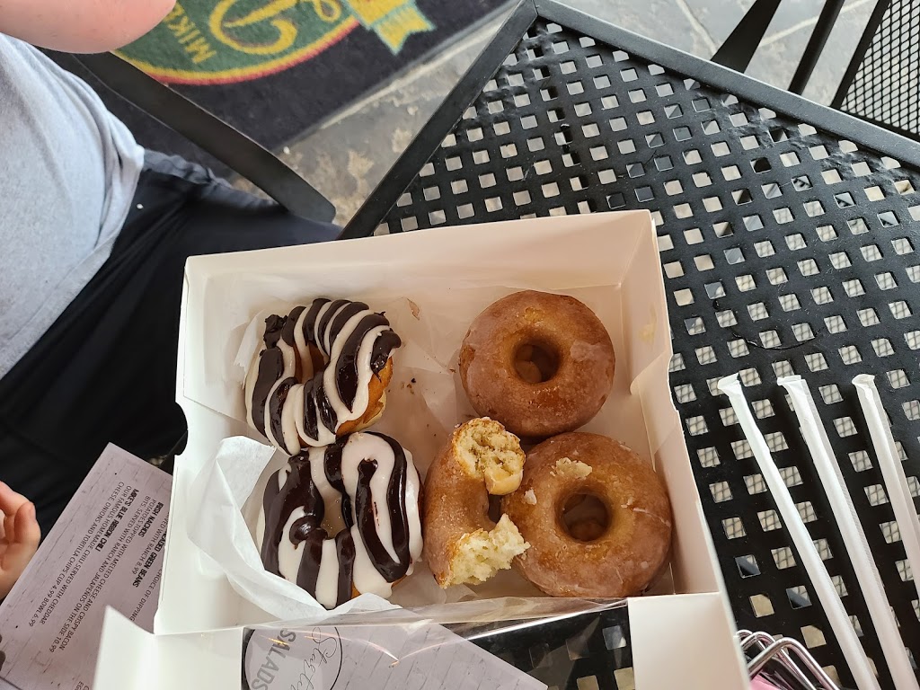 Britts Bakehouse | bakery | 137 W Jefferson Ave, Kirkwood, MO 63122, USA | 3148581117 OR +1 314-858-1117