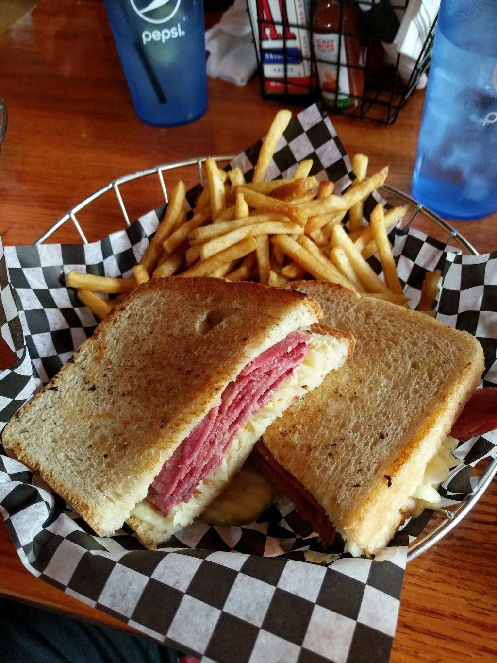 Corner Pocket | restaurant | 301 De Witt St #2199, Portage, WI 53901, USA | 6087423270 OR +1 608-742-3270