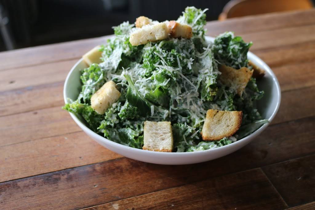 Syndicated Bar Theater Kitchen | restaurant | 40 Bogart St, Brooklyn, NY 11206, USA | 7183863399 OR +1 718-386-3399