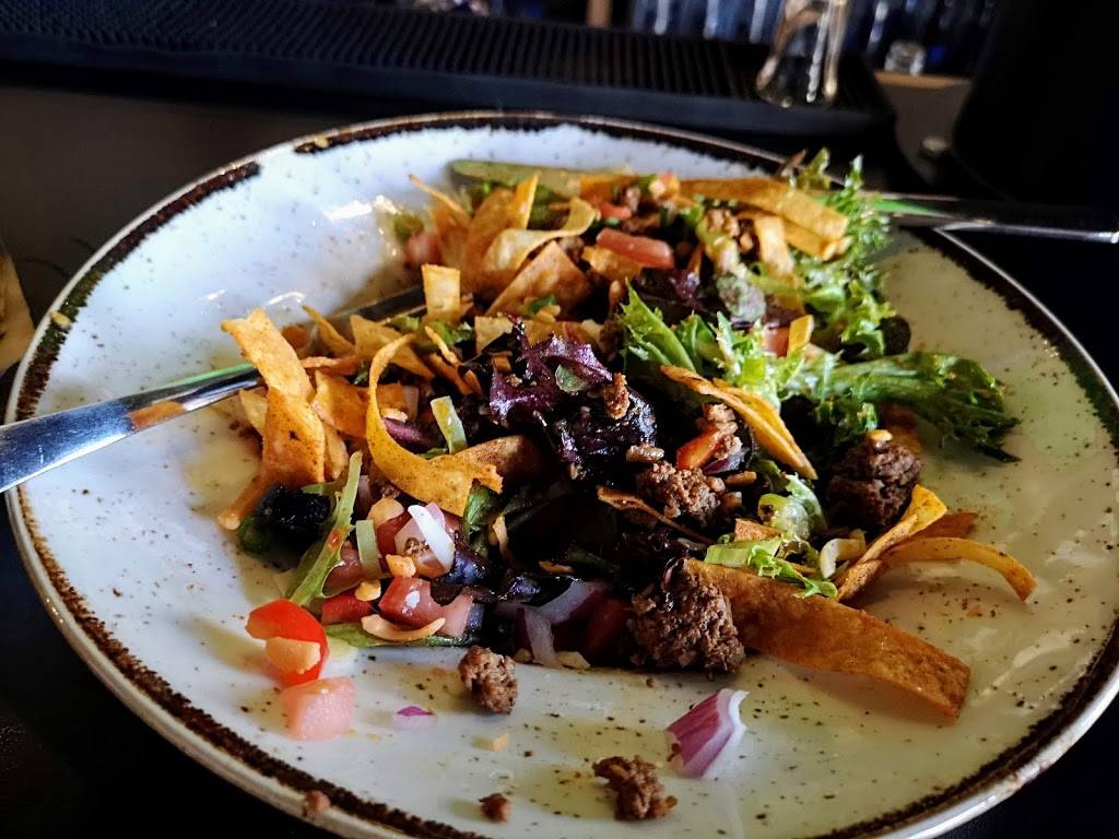 Bad Dog Sarnia | restaurant | 229 Christina St N, Sarnia, ON N7T 4C1, Canada | 5194917930 OR +1 519-491-7930