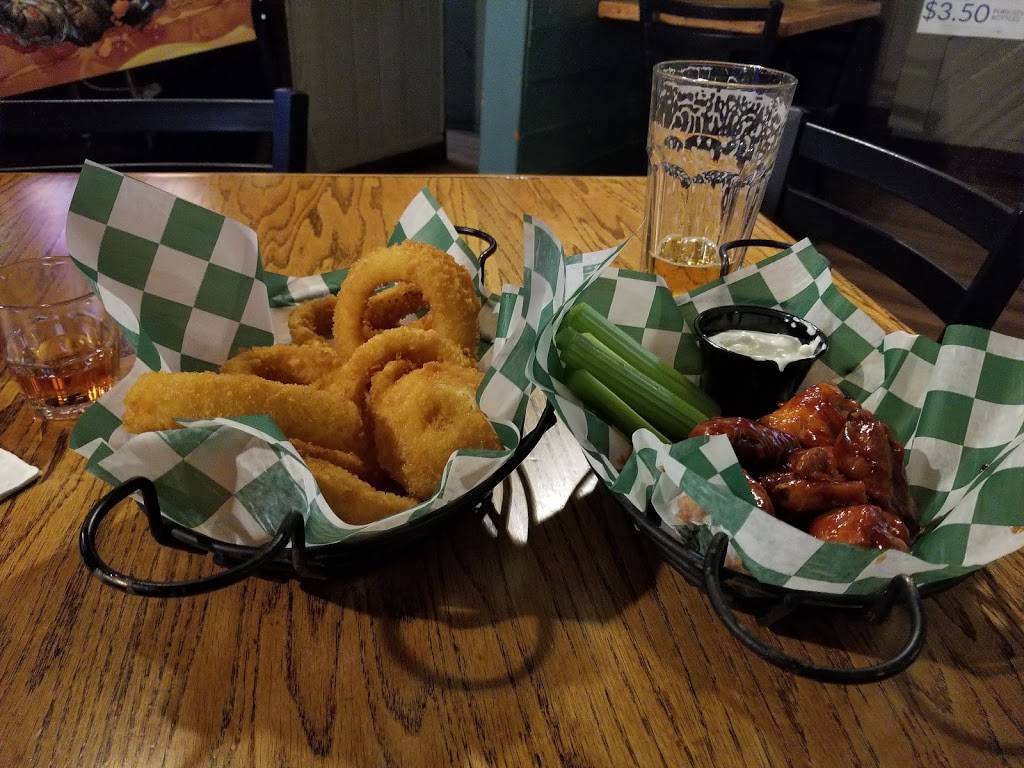 The Roadhouse Pub | restaurant | 122 N Harrison Rd, East Lansing, MI 48823, USA | 5173516868 OR +1 517-351-6868