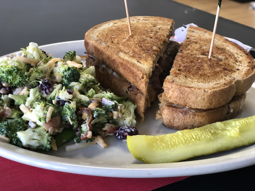 JTownCafe | restaurant | 35 S Chestnut St, Jefferson, OH 44047, USA | 4405763434 OR +1 440-576-3434