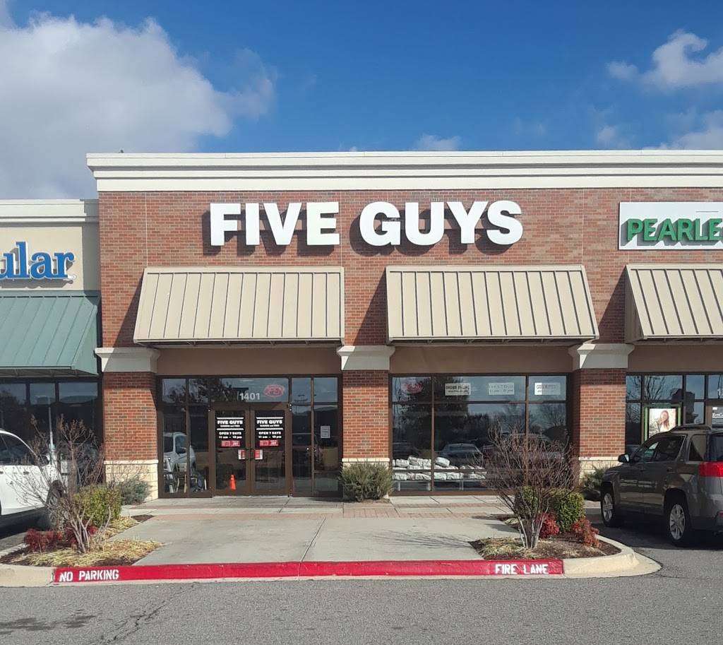 Five Guys | meal takeaway | 1401 24th Ave NW, Norman, OK 73069, USA | 4053214871 OR +1 405-321-4871