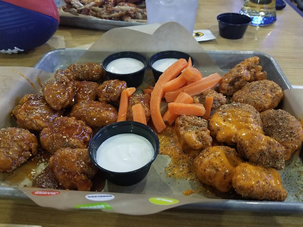 Buffalo Wild Wings | meal takeaway | 1390 W Irvington Rd, Tucson, AZ 85746, USA | 5207999464 OR +1 520-799-9464