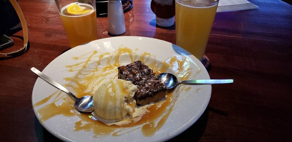 54th Street Restaurant & Drafthouse | restaurant | 5201 TX-121, The Colony, TX 75056, USA | 2144691054 OR +1 214-469-1054