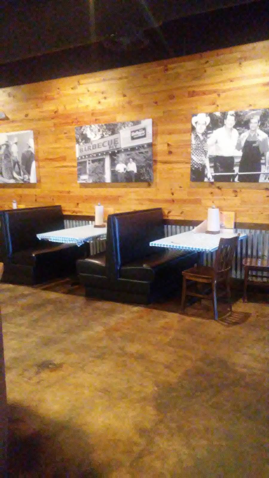 Dickeys Barbecue Pit | restaurant | 5900 Bosque Blvd, Waco, TX 76710, USA | 2547511232 OR +1 254-751-1232