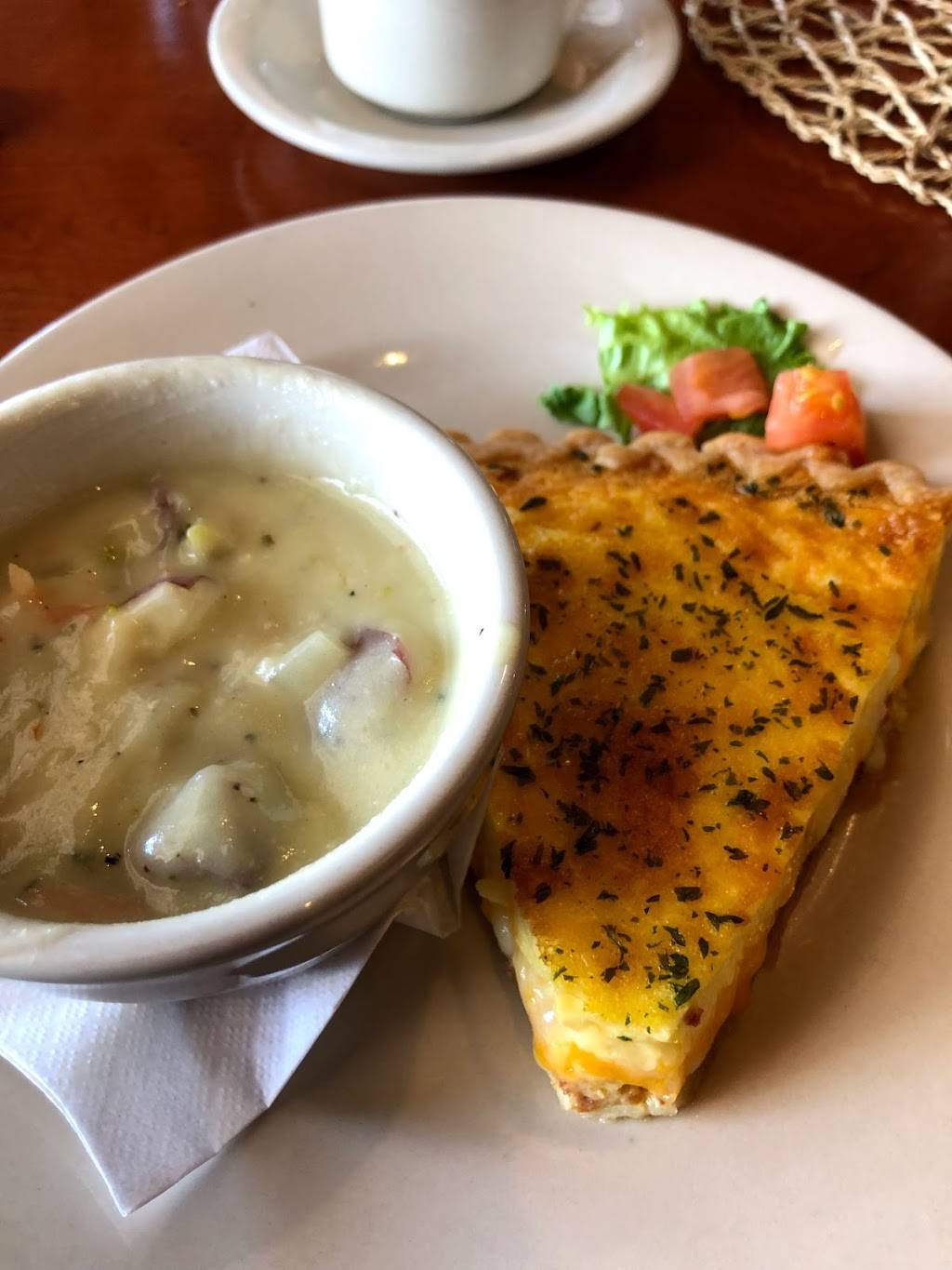 Artists Colony Inn & Restaurant | restaurant | 105 Van Buren St, Nashville, IN 47448, USA | 8129880600 OR +1 812-988-0600