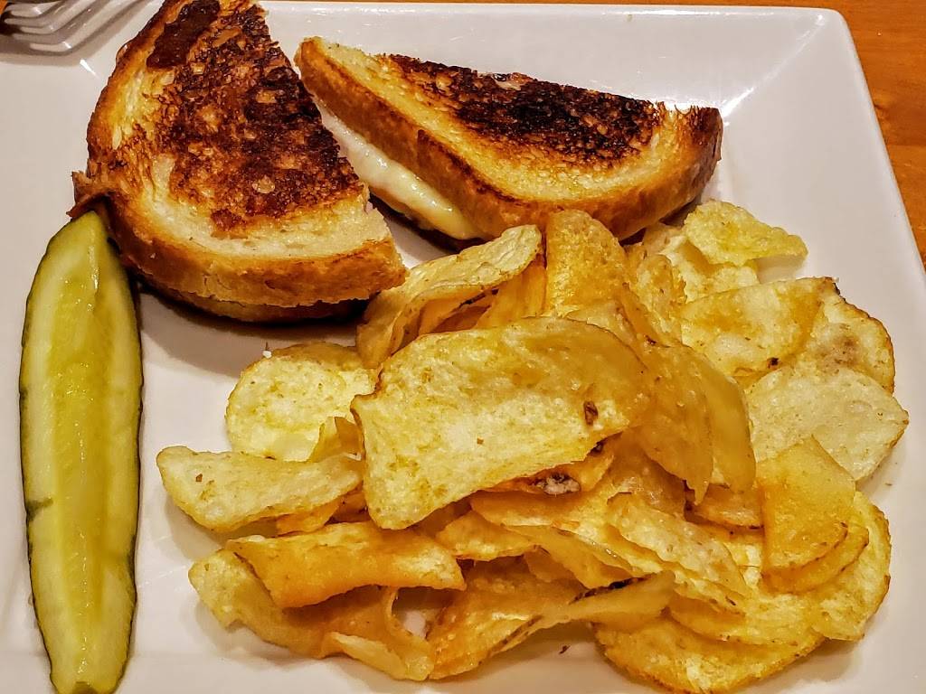 Lawrys Carvery | restaurant | 1011 S Figueroa St b115, Los Angeles, CA 90015, USA | 2132222212 OR +1 213-222-2212