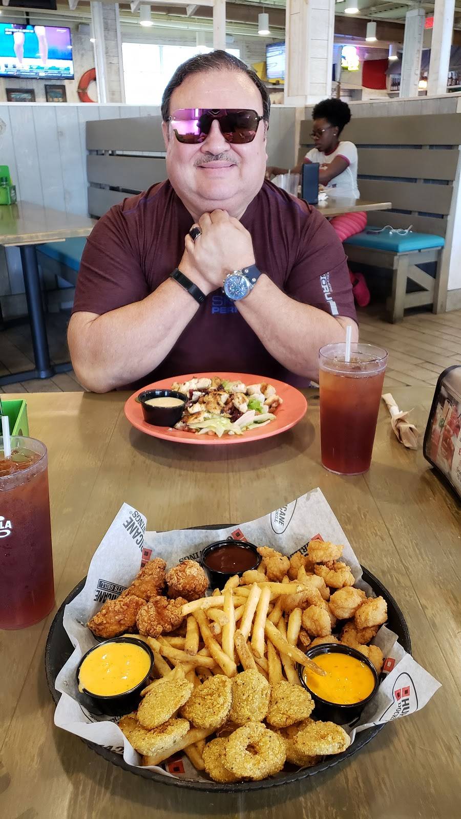 Hurricane Grill & Wings | restaurant | 11048 International Dr, Orlando, FL 32821, USA | 4079883530 OR +1 407-988-3530