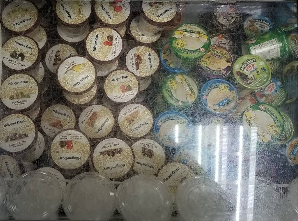 Kennedy Fried Chicken | restaurant | 2057, 229 Broad St, Staten Island, NY 10304, USA | 9178300071 OR +1 917-830-0071