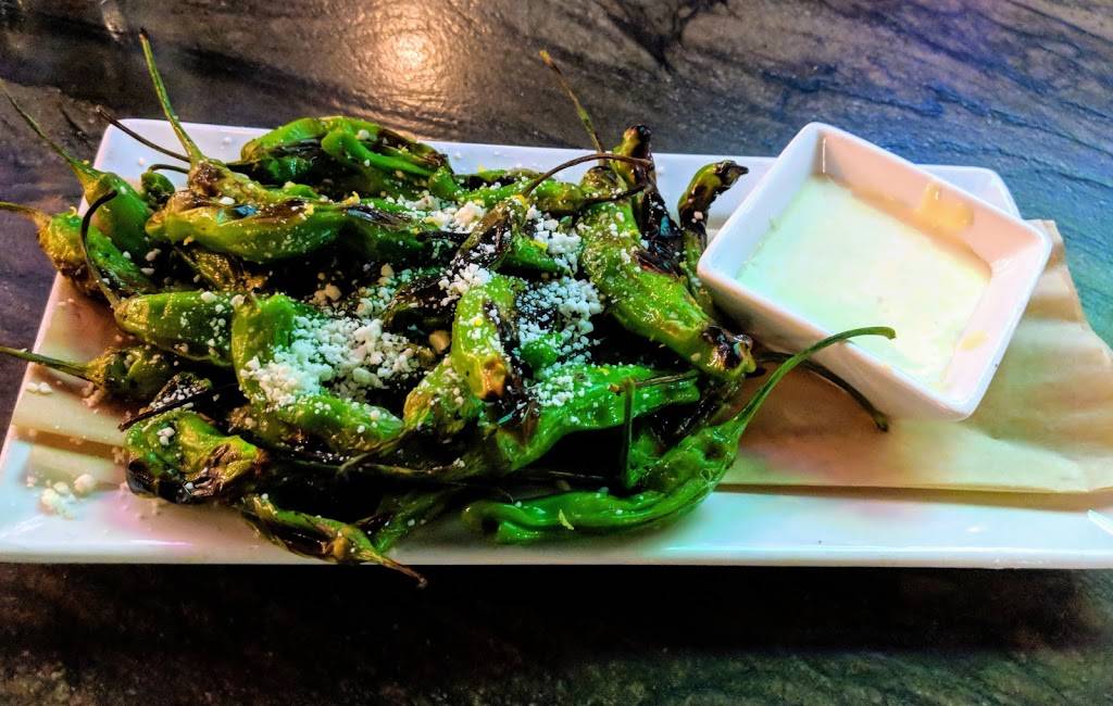 Hop Social Tavern | restaurant | 3405 W Chandler Blvd, Chandler, AZ 85226, USA | 4804854677 OR +1 480-485-4677