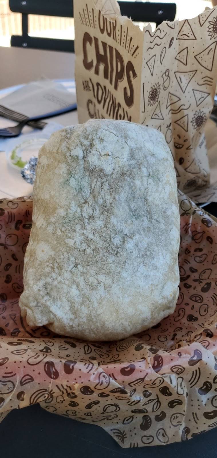 Chipotle Mexican Grill | restaurant | 515 N Hillside St, Wichita, KS 67214, USA | 3166126931 OR +1 316-612-6931