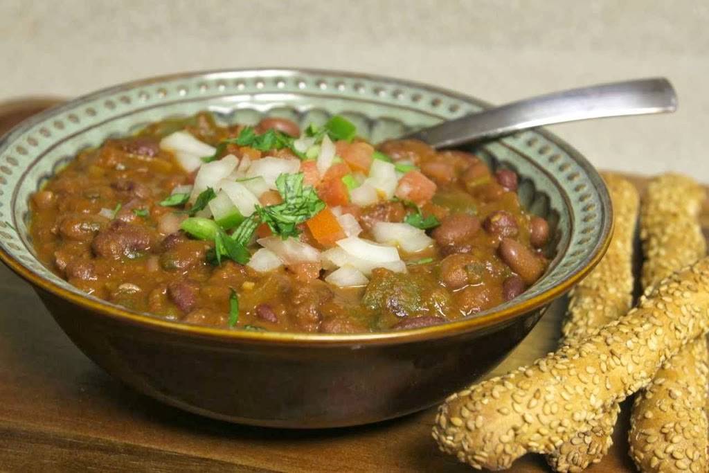 Expressly Leslie Vegetarian Specialties | restaurant | 110 S Johnson St, Woodstock, IL 60098, USA | 8153382833 OR +1 815-338-2833