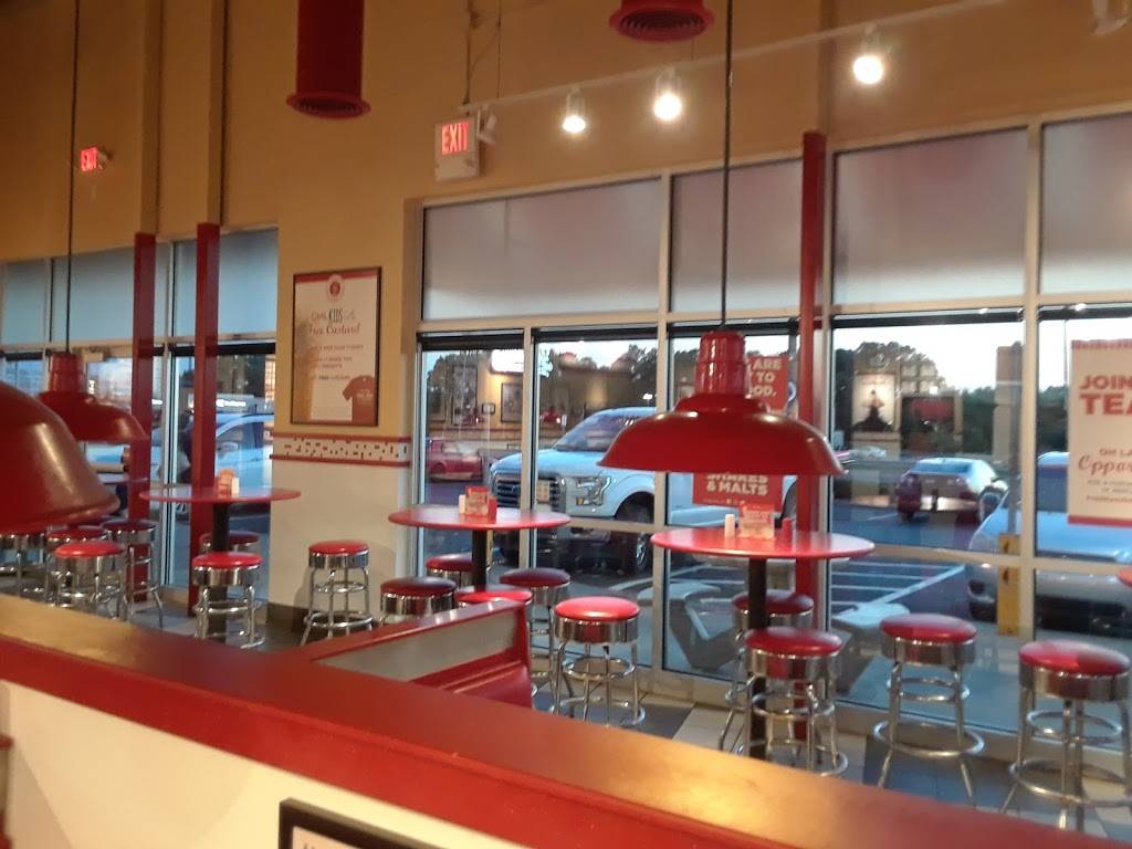 Freddys Frozen Custard & Steakburgers | restaurant | 2100 N Rock Rd #1000, Derby, KS 67037, USA | 3165585388 OR +1 316-558-5388