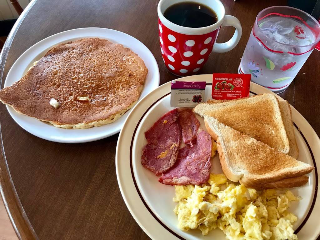 Whistlestop Grill | restaurant | 1200 Crozet Ave, Crozet, VA 22932, USA | 4348239000 OR +1 434-823-9000