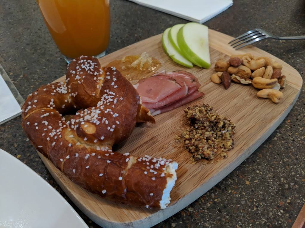 Künstler Brewing | restaurant | 302 E Lachapelle, San Antonio, TX 78204, USA | 2106884519 OR +1 210-688-4519