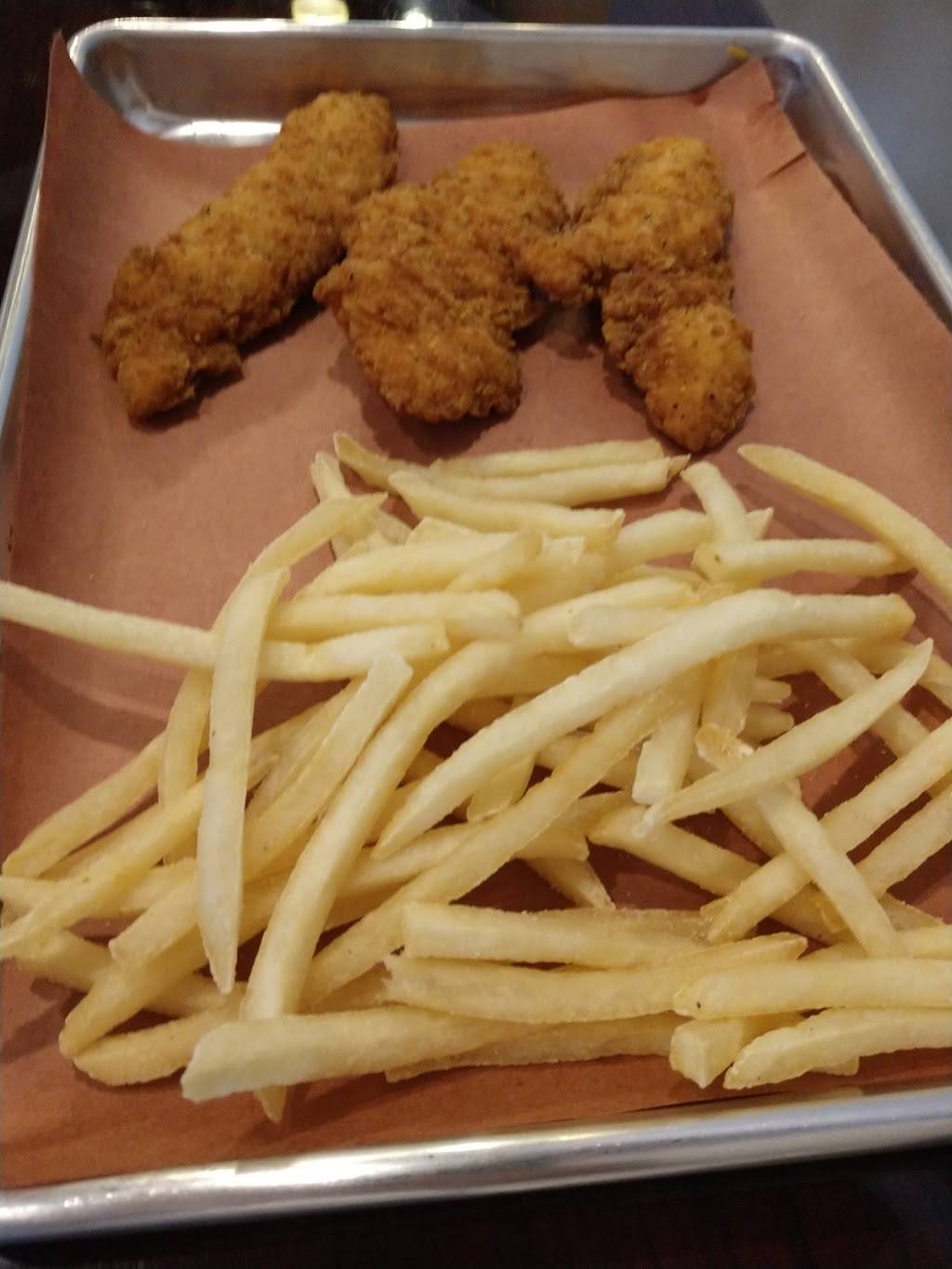 Fahrenheit 225 | restaurant | 26 Public Square, Darlington, SC 29532, USA | 8439440321 OR +1 843-944-0321