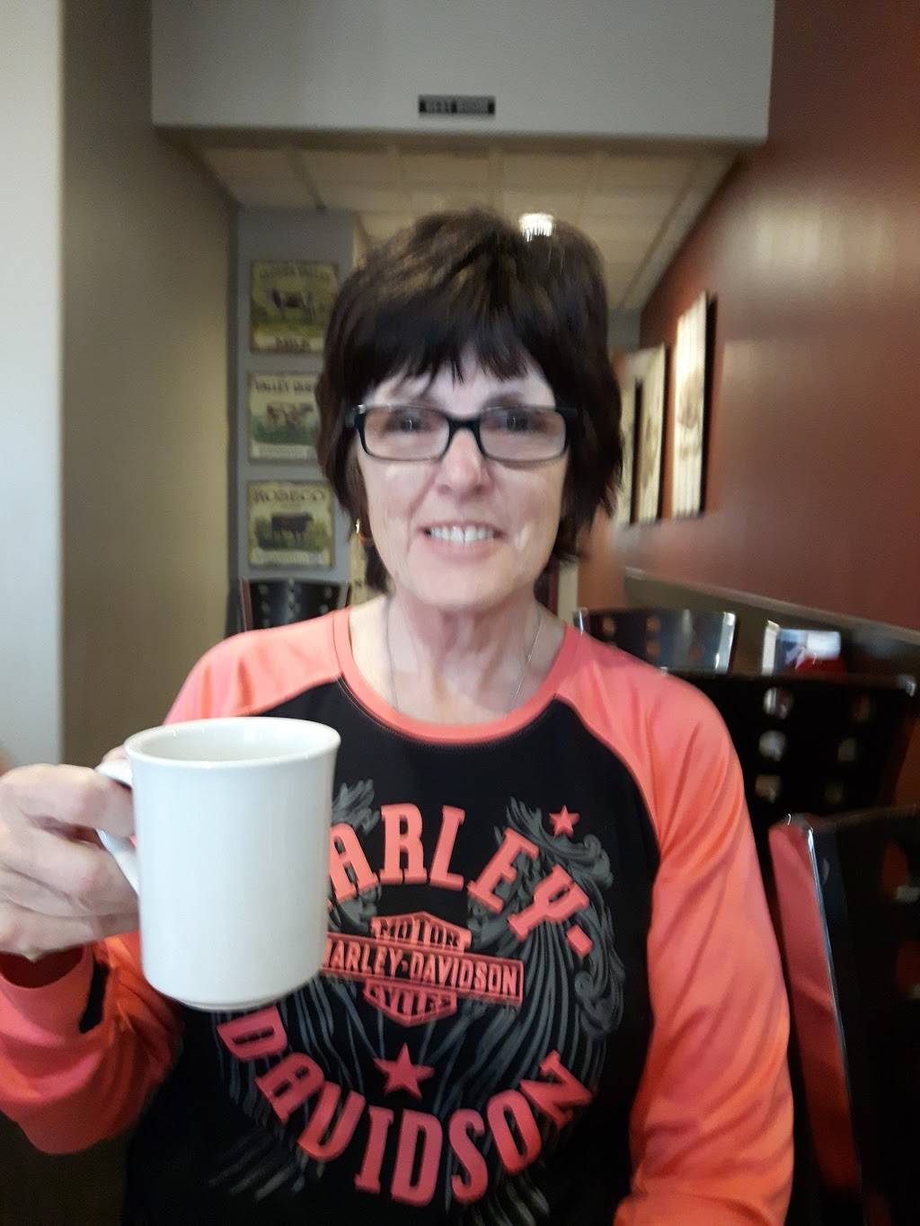 Country Kitchen Restaurant | restaurant | 415 Richmond St, Chatham, ON N7M 1R1, Canada | 5193543320 OR +1 519-354-3320