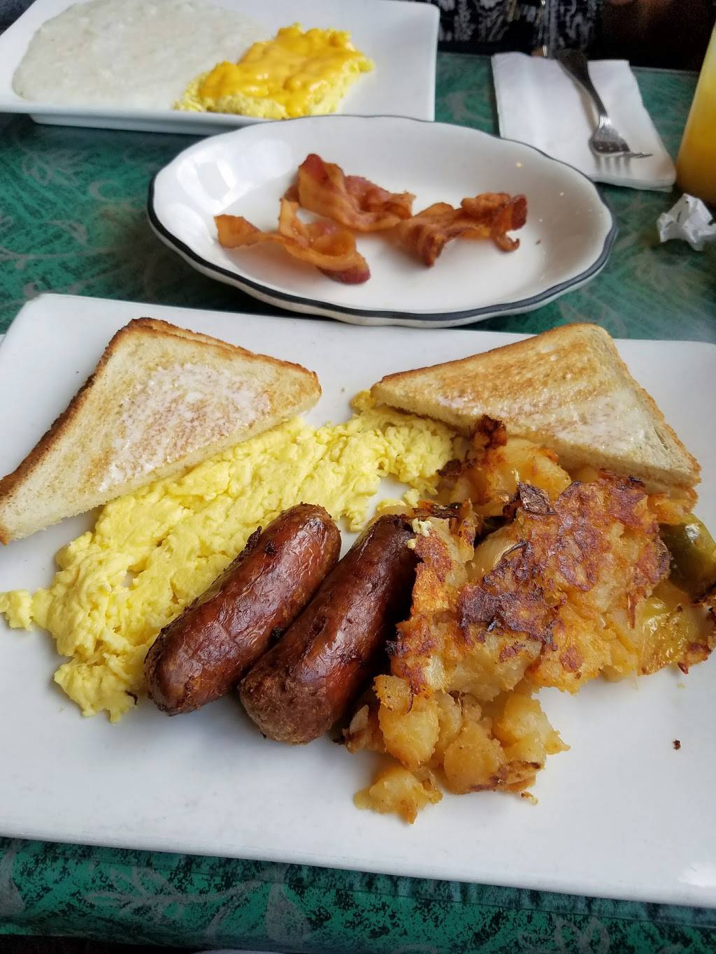 Triple A | restaurant | 2061 2nd Ave # 106, New York, NY 10029, USA | 2124106950 OR +1 212-410-6950