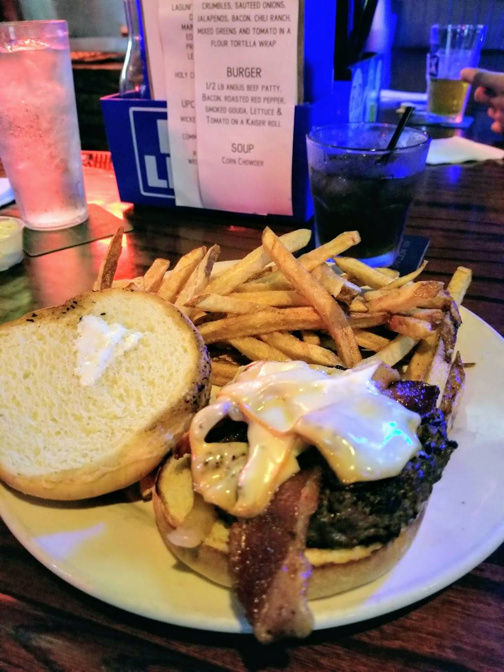 Moes Crosstown Tavern | restaurant | 714 Rutledge Ave, Charleston, SC 29403, USA | 8436410469 OR +1 843-641-0469