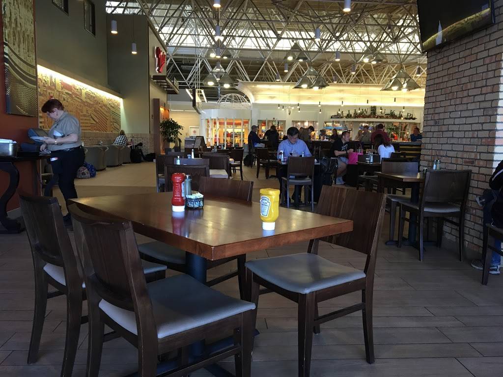 Miller Brewhouse | restaurant | 5300 S Howell Ave, Milwaukee, WI 53207, USA | 4147475300 OR +1 414-747-5300