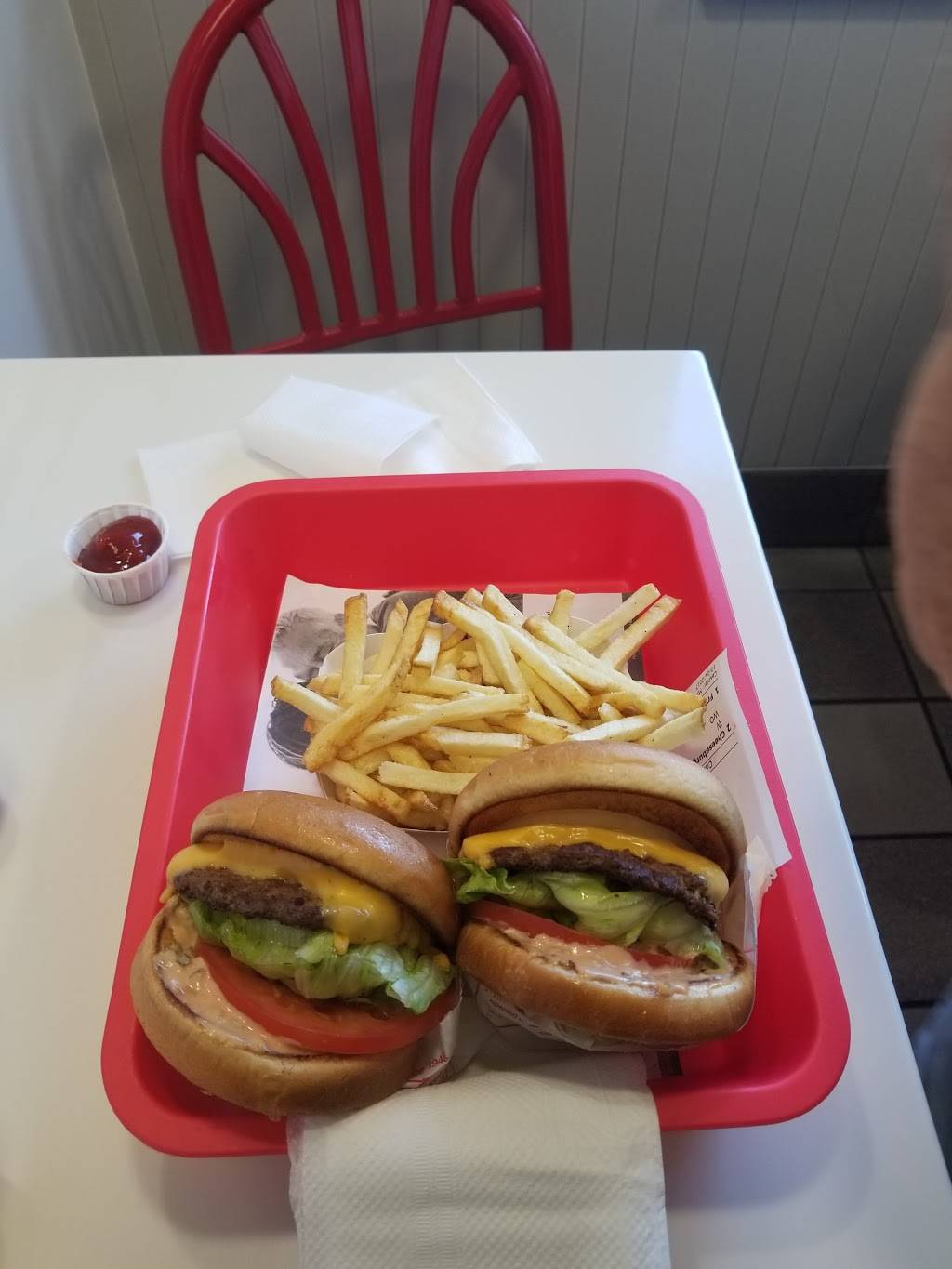 In-N-Out Burger | restaurant | 3071 Countryside Dr, Turlock, CA 95380, USA | 8007861000 OR +1 800-786-1000