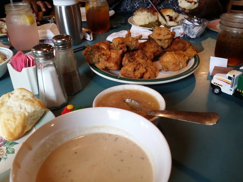 Claysville Store | restaurant | 5650 E Claysville Rd, Hartsburg, MO 65039, USA | 5736368443 OR +1 573-636-8443