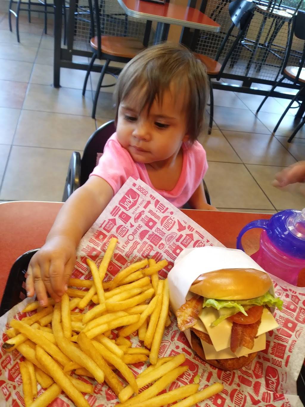 Jack in the Box | restaurant | 2100 E W El Monte Way, Dinuba, CA 93618, USA | 5595913505 OR +1 559-591-3505