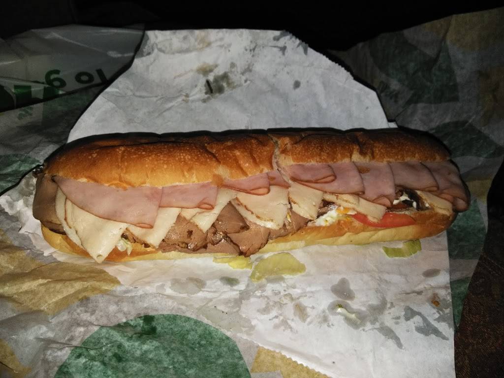 Subway Restaurants | restaurant | 925 N Belt Line Rd, Grand Prairie, TX 75050, USA | 9722637008 OR +1 972-263-7008