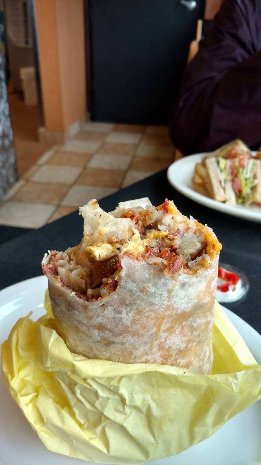 Hot Off the Grill | restaurant | 25252 La Paz Rd, Laguna Hills, CA 92653, USA | 9494588000 OR +1 949-458-8000