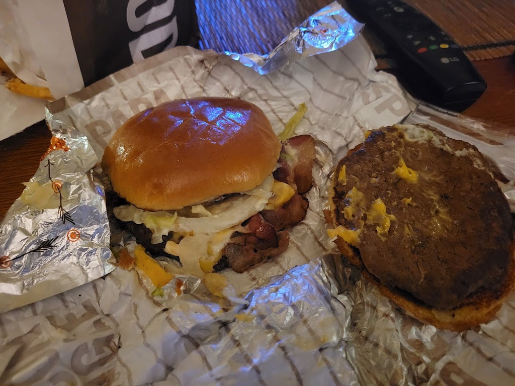 A&W Restaurant | restaurant | 6640 N Viewpoint Dr, Prescott Valley, AZ 86315, USA | 9283508132 OR +1 928-350-8132