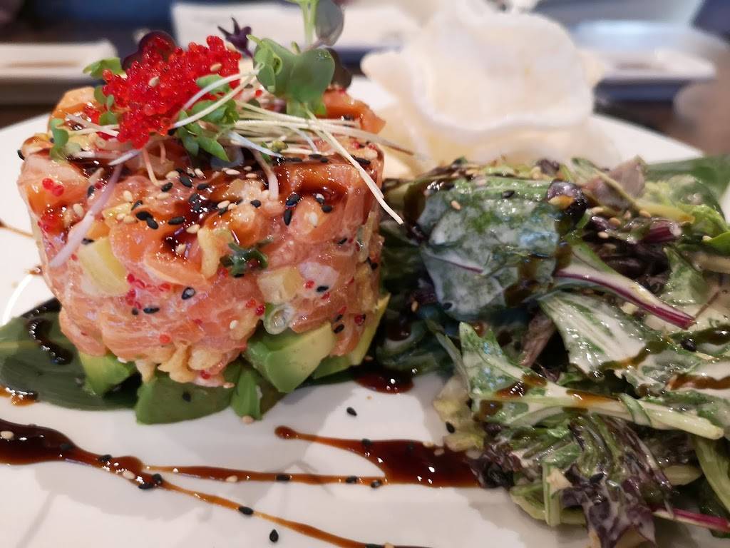 Mika Sushi Bar Fine Cuisine Asiatique | restaurant | 1 Boulevard de Sardaigne, Candiac, QC J5R 0L5, Canada | 4504448988 OR +1 450-444-8988