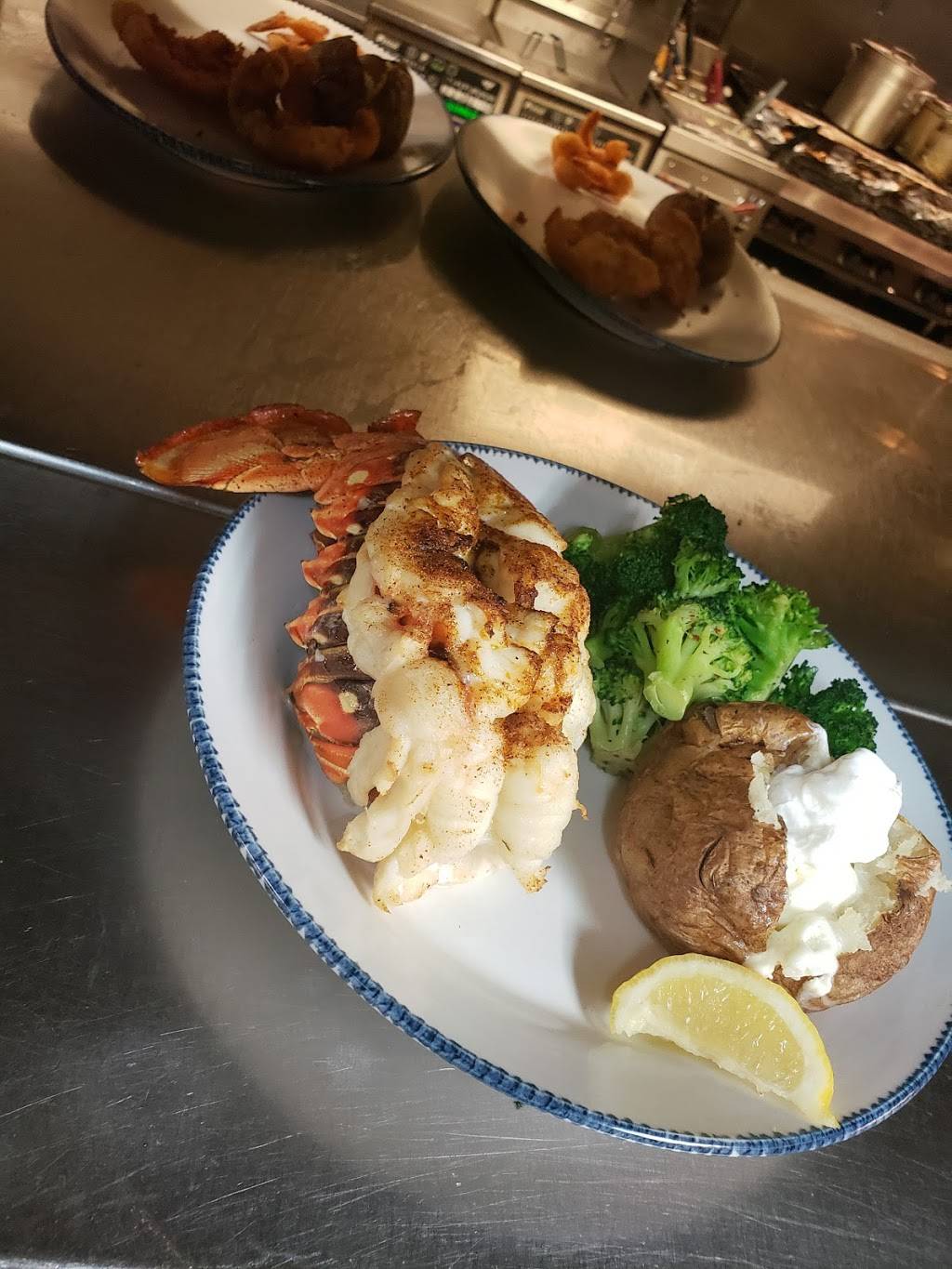 Red Lobster | restaurant | 2200 Bams Dr, Chattanooga, TN 37421, USA | 4234903488 OR +1 423-490-3488