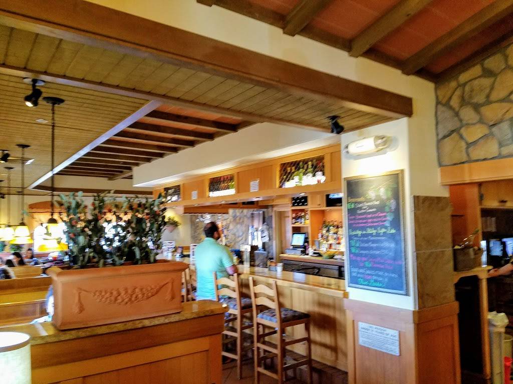 Olive Garden Italian Restaurant | meal takeaway | 1301 E Hillside Dr, Broken Arrow, OK 74012, USA | 9183552738 OR +1 918-355-2738