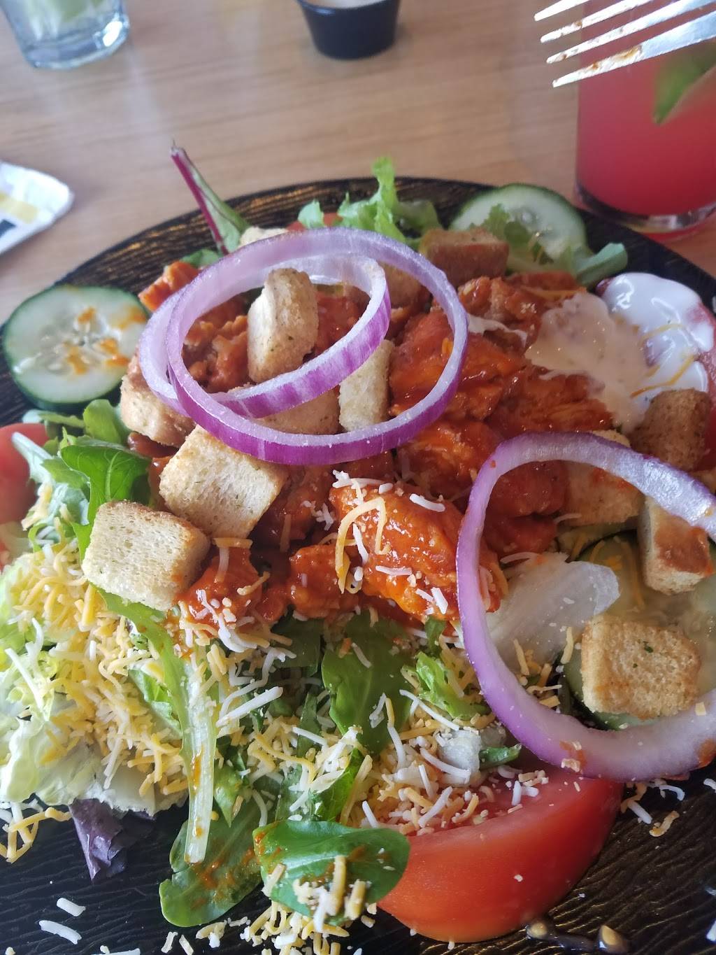 Buffalo Wild Wings | restaurant | 6450 IL-53, Woodridge, IL 60517, USA | 6309699464 OR +1 630-969-9464