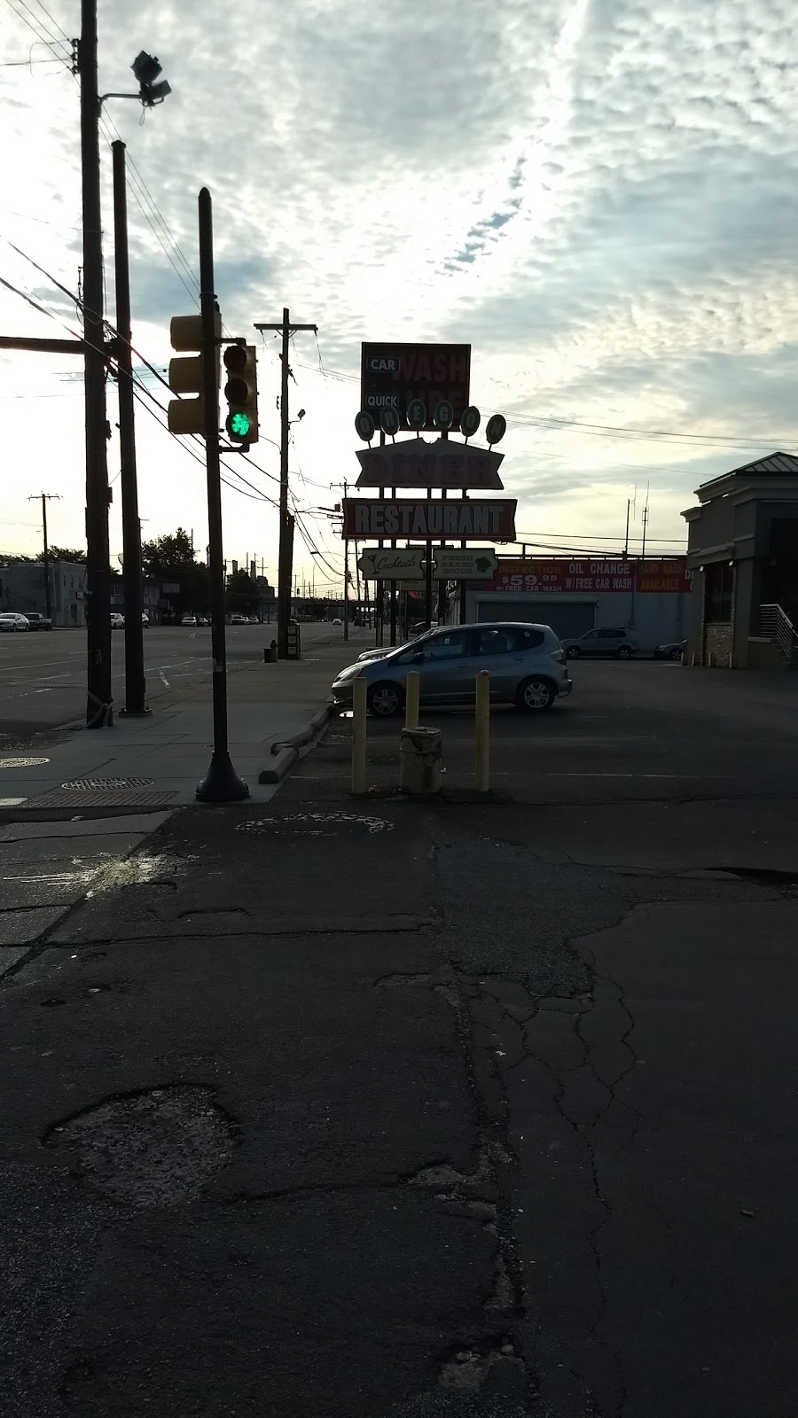 Philly Pretzel Factory | bakery | 2655 S 3rd St, Philadelphia, PA 19148, USA | 2153390111 OR +1 215-339-0111