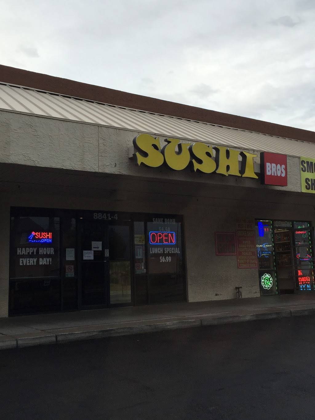 Sushi Bros | restaurant | 8841 N 19th Ave #4, Phoenix, AZ 85021, USA | 6029432899 OR +1 602-943-2899