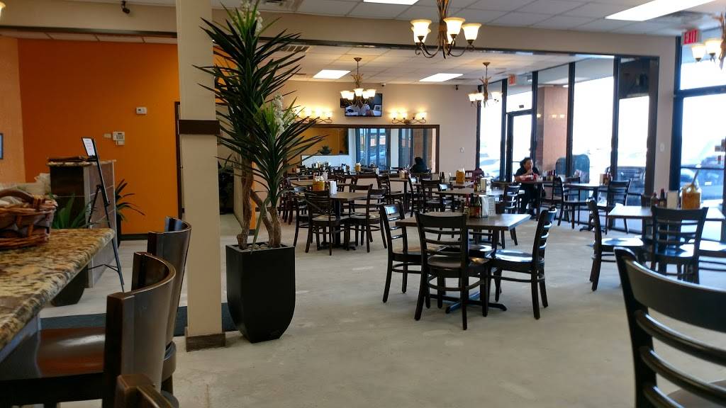 El Pupusodromo | restaurant | 2303, 12325, Veterans Memorial Dr, Houston, TX 77014, USA | 2815872800 OR +1 281-587-2800