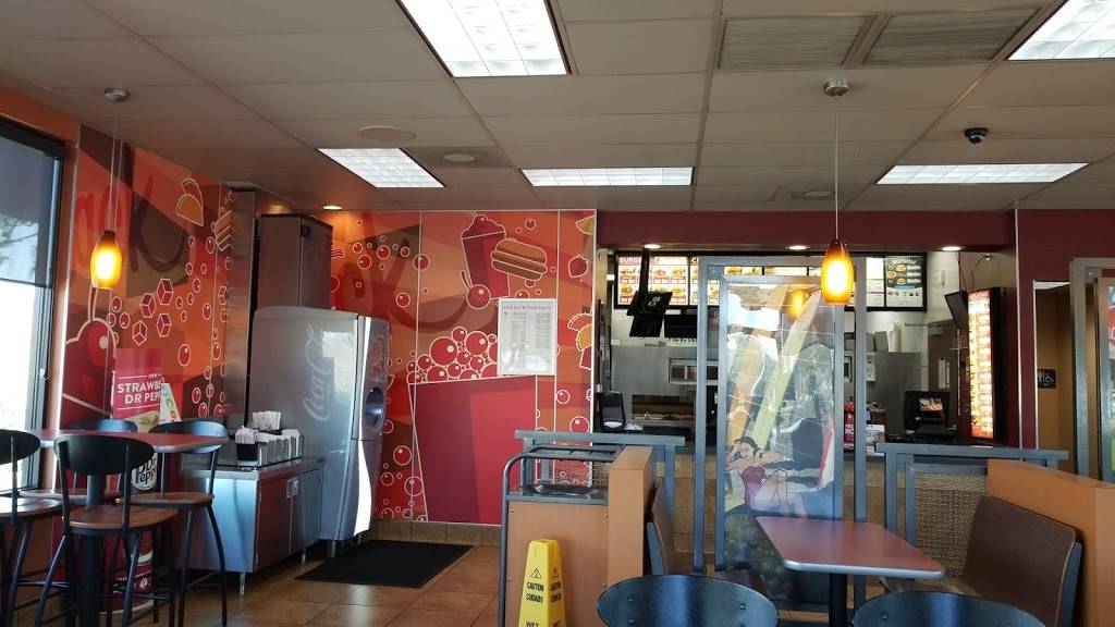 Jack in the Box | restaurant | 14611 Dalewood St, Baldwin Park, CA 91706, USA | 6268519875 OR +1 626-851-9875