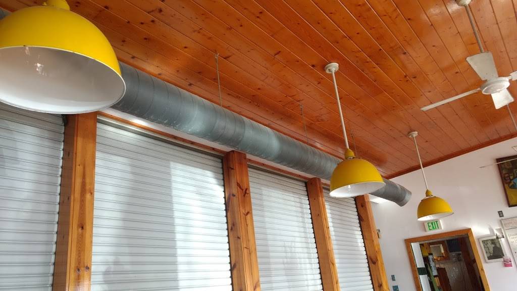 Le Petit Cafe | restaurant | 308 W 6th St, Bloomington, IN 47404, USA | 8123349747 OR +1 812-334-9747