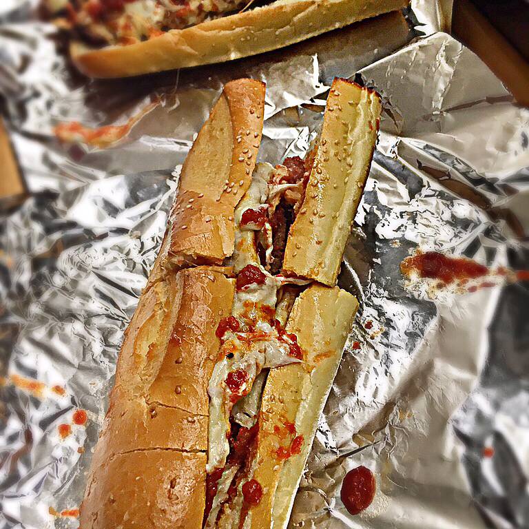 Rosas Pizza | restaurant | 5526 69th St, Maspeth, NY 11378, USA | 7184465910 OR +1 718-446-5910