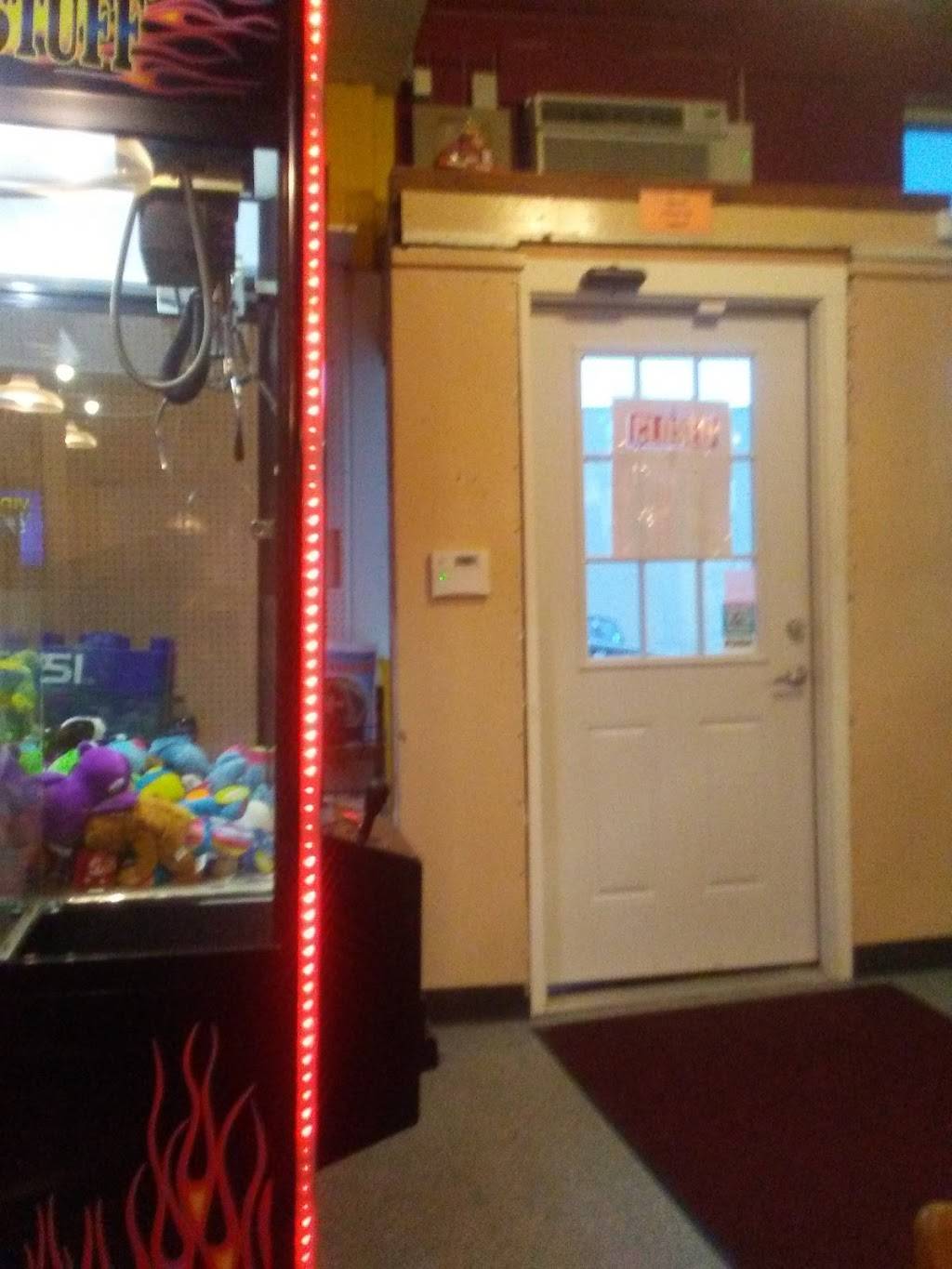 Luigis Pizza | restaurant | 119 E 1st St, Rainier, OR 97048, USA | 5035564213 OR +1 503-556-4213