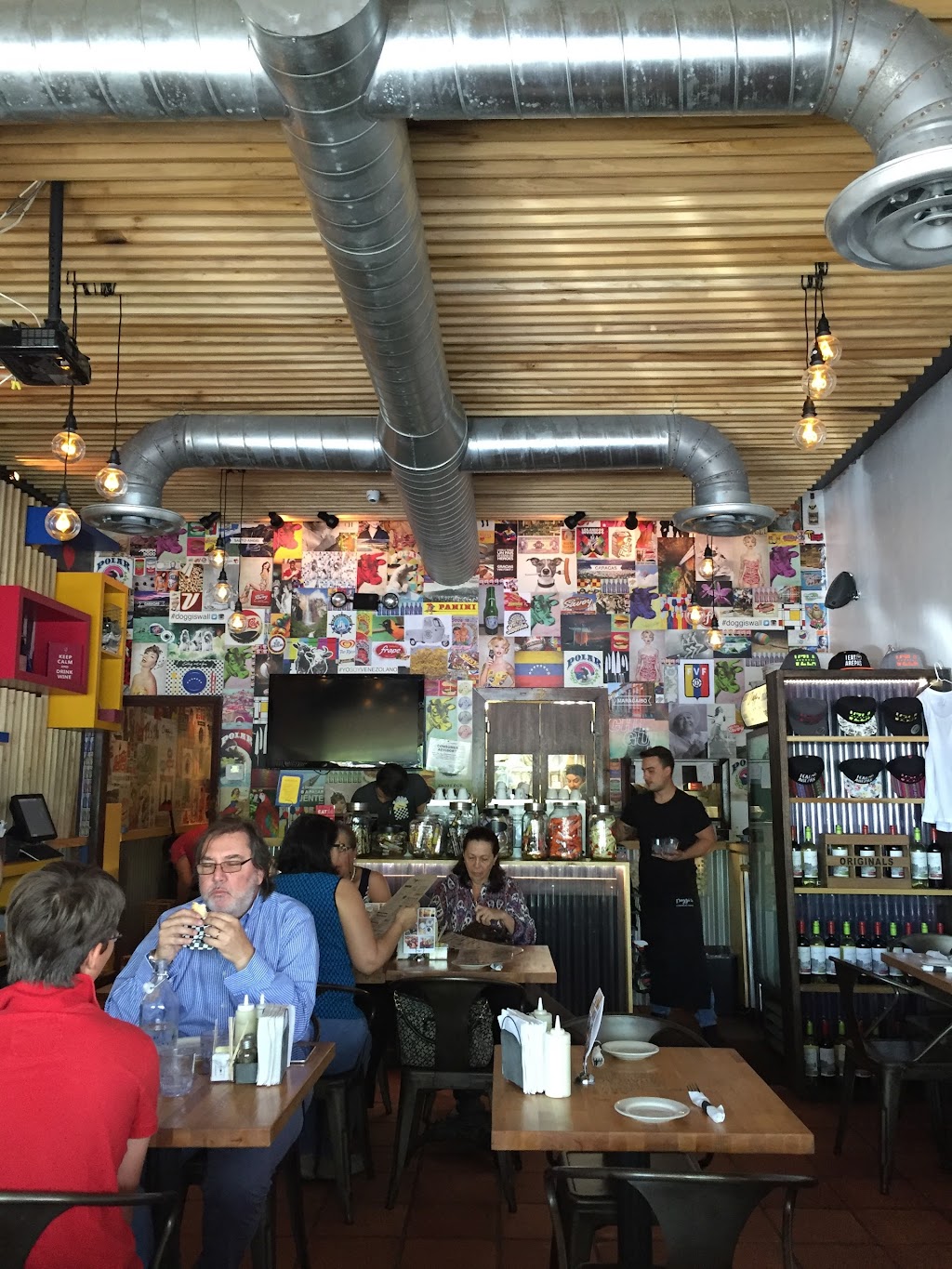 Doggis Arepa Bar | meal delivery | 1246 SW 22nd St, Miami, FL 33145, USA | 3058546869 OR +1 305-854-6869