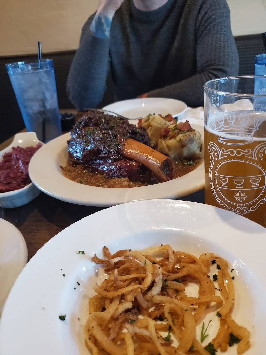 Ironhaus Bierhalle & Garten | restaurant | 5317 151st St, Leawood, KS 66224, USA | 9136013511 OR +1 913-601-3511