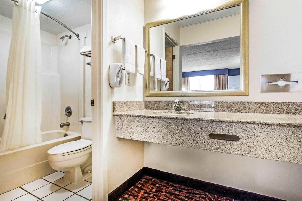 Econo Lodge Asheville Airport | restaurant | 196 Underwood Rd, Fletcher, NC 28732, USA | 8286841200 OR +1 828-684-1200