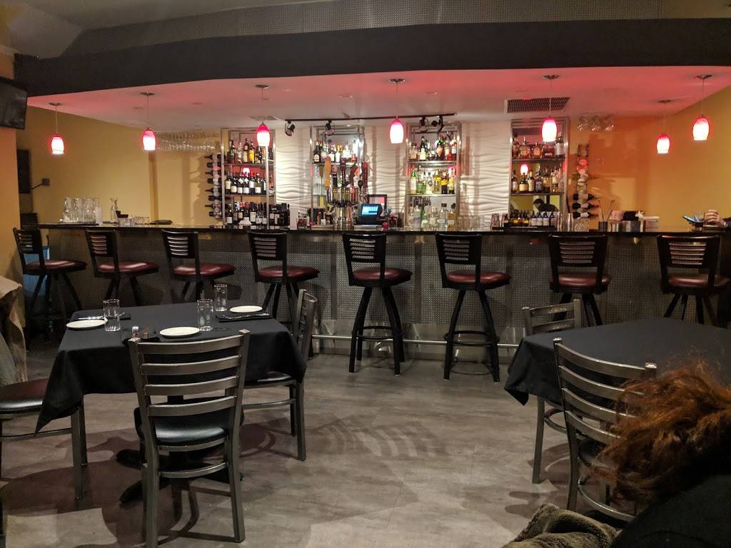 Corner on Union | restaurant | 2727, 120 W Union St, Athens, OH 45701, USA | 7404475121 OR +1 740-447-5121