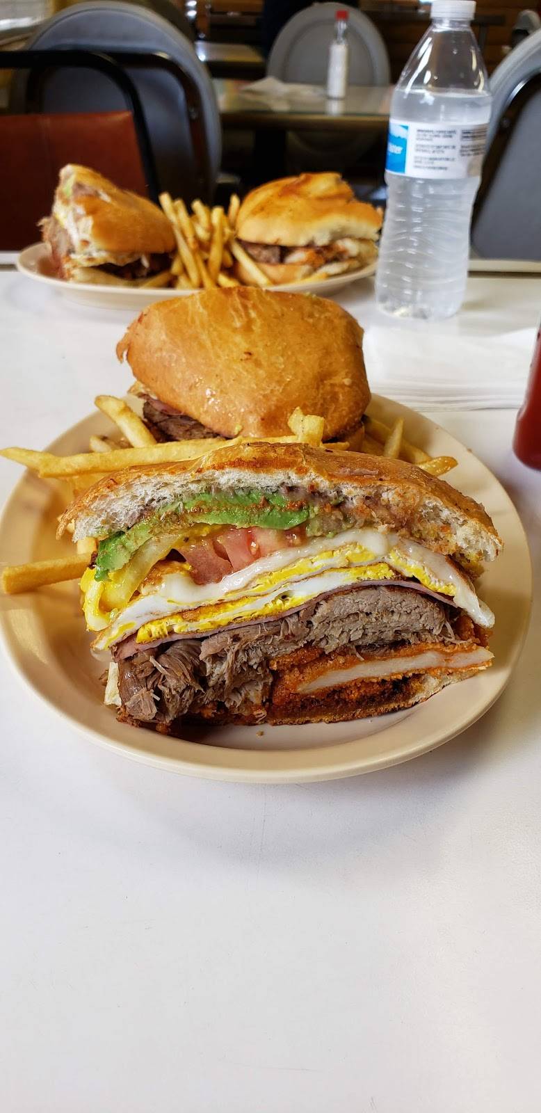 Tortas La Presa | restaurant | 767 E Broadway Rd, Mesa, AZ 85204, USA | 4809692929 OR +1 480-969-2929