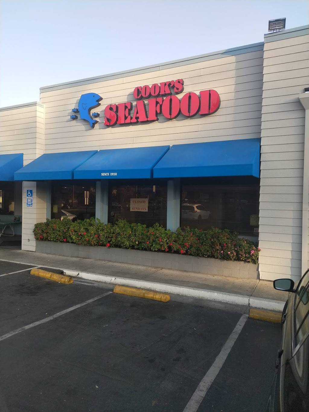 Cooks Seafood | restaurant | 751 El Camino Real, Menlo Park, CA 94025, USA | 6503250604 OR +1 650-325-0604