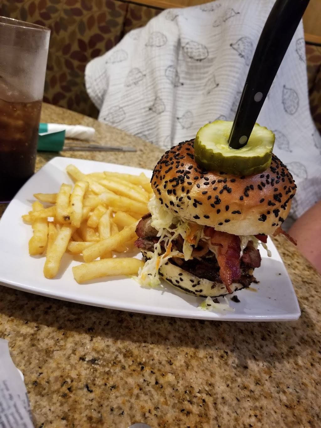 Central Park Family Restaurant | restaurant | 7657 FL-54, New Port Richey, FL 34653, USA | 7273767402 OR +1 727-376-7402